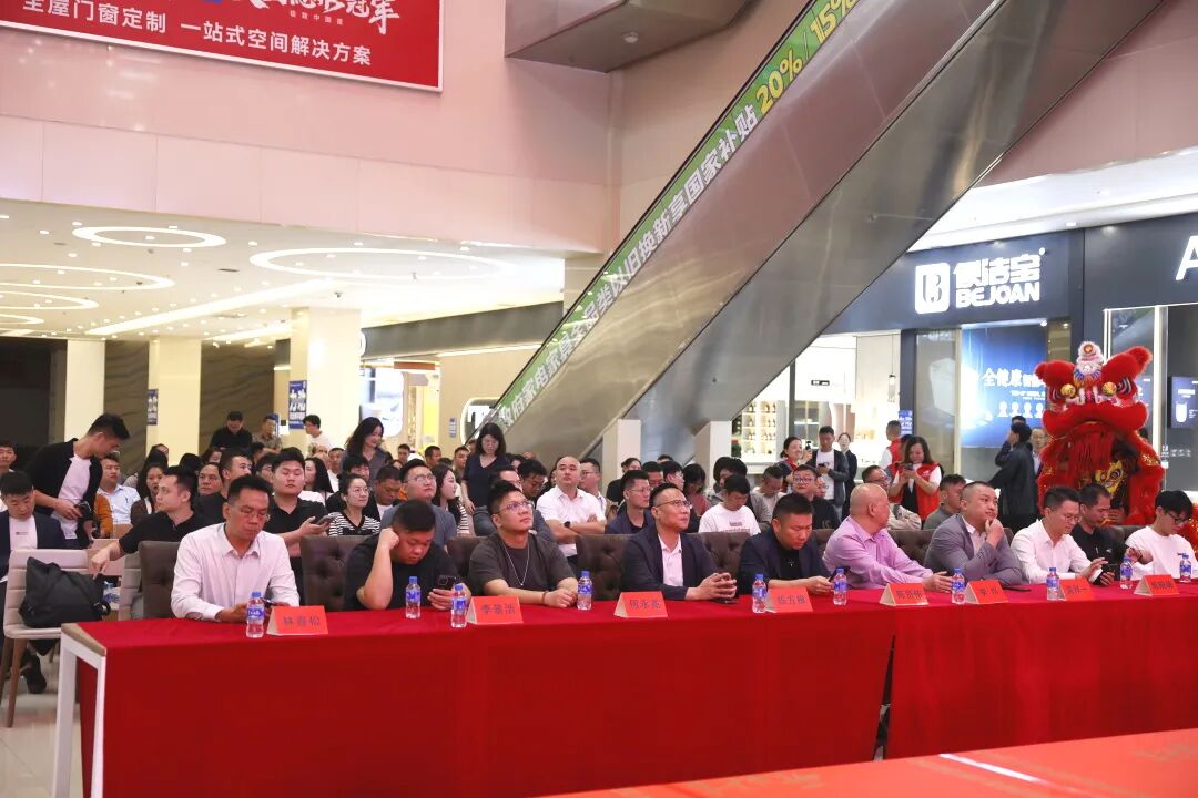 新店开业｜鹰牌陶瓷昆明新店盛大开业，共赴美学新境！(图2)