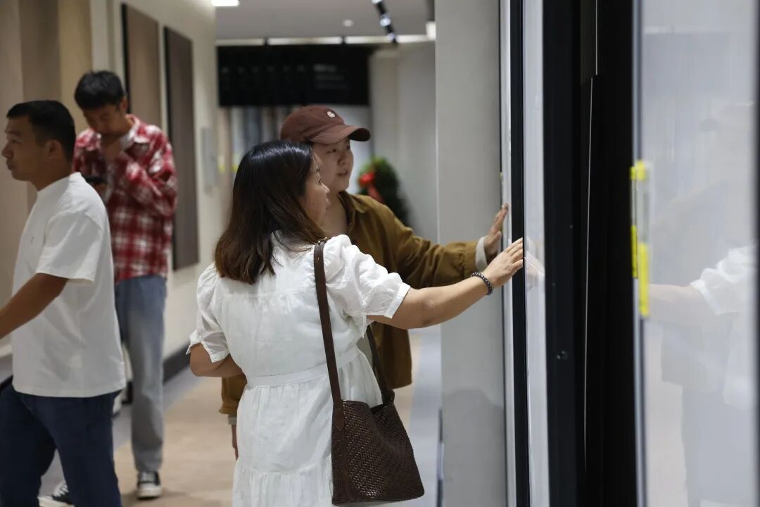 新店开业｜鹰牌陶瓷昆明新店盛大开业，共赴美学新境！(图4)