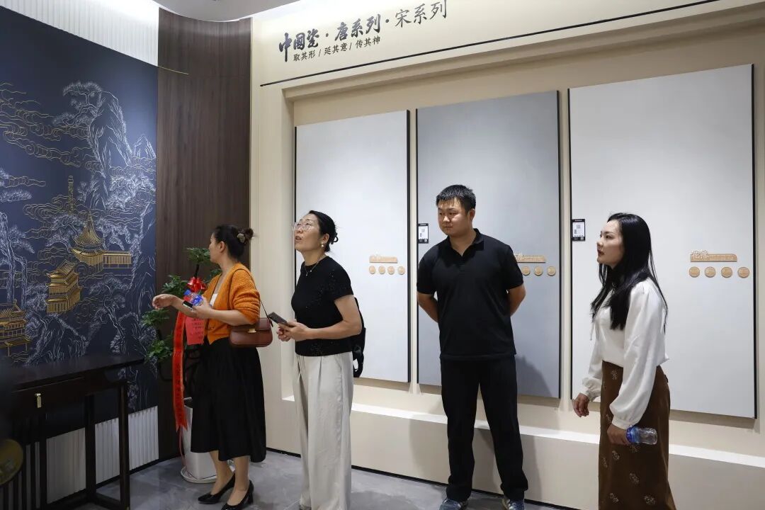 新店开业｜鹰牌陶瓷昆明新店盛大开业，共赴美学新境！(图3)