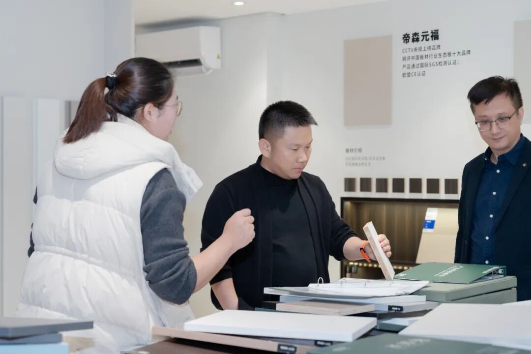 交流互进 共谋发展｜鹰牌集团赴千思装饰考察交流，共话行业发展新趋势(图8)