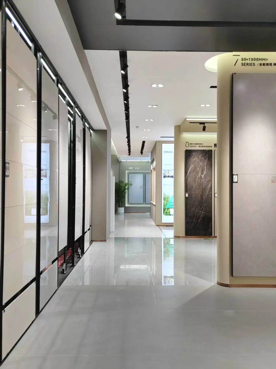 四川宜宾鹰牌旗舰店|高端空间设计,美出颜值新境界(图18) 四川宜宾鹰牌旗舰店|高端空间设计,美出颜值新境界(图18)