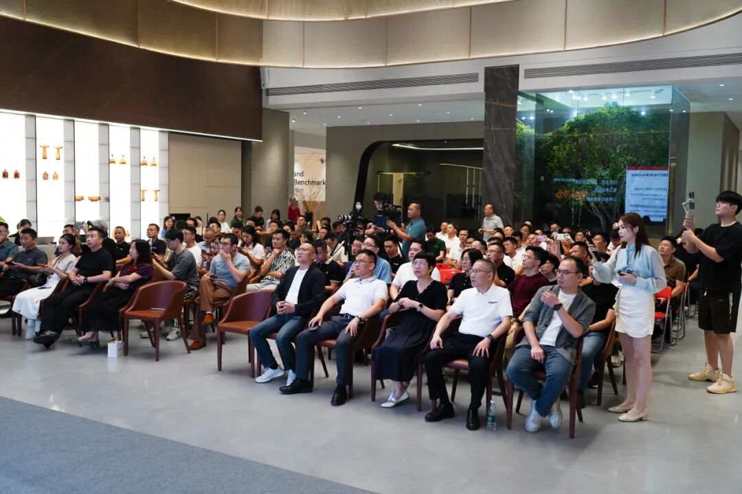 风起处,万物生 | 鹰牌新材战略发布会圆满落幕!(图3) 风起处,万物生 | 鹰牌新材战略发布会圆满落幕!(图3)