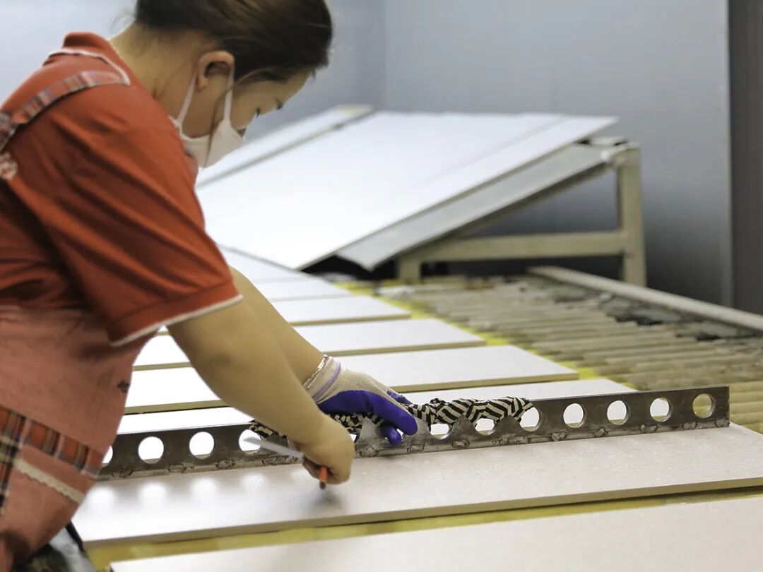 再添荣誉|鹰牌陶瓷荣获2025中国陶瓷质造百强!(图8) 再添荣誉|鹰牌陶瓷荣获2025中国陶瓷质造百强!(图8)