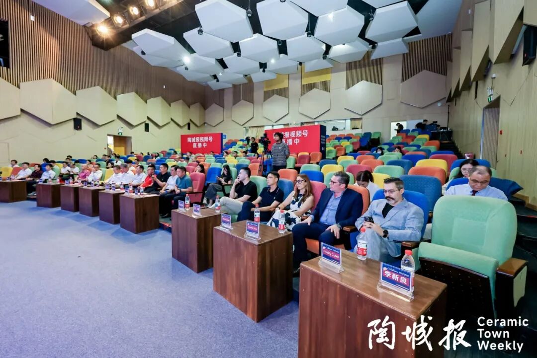 重磅荣誉|鹰牌陶瓷再获“中意陶瓷设计大赛”创意设计金奖!(图3) 重磅荣誉|鹰牌陶瓷再获“中意陶瓷设计大赛”创意设计金奖!(图3)