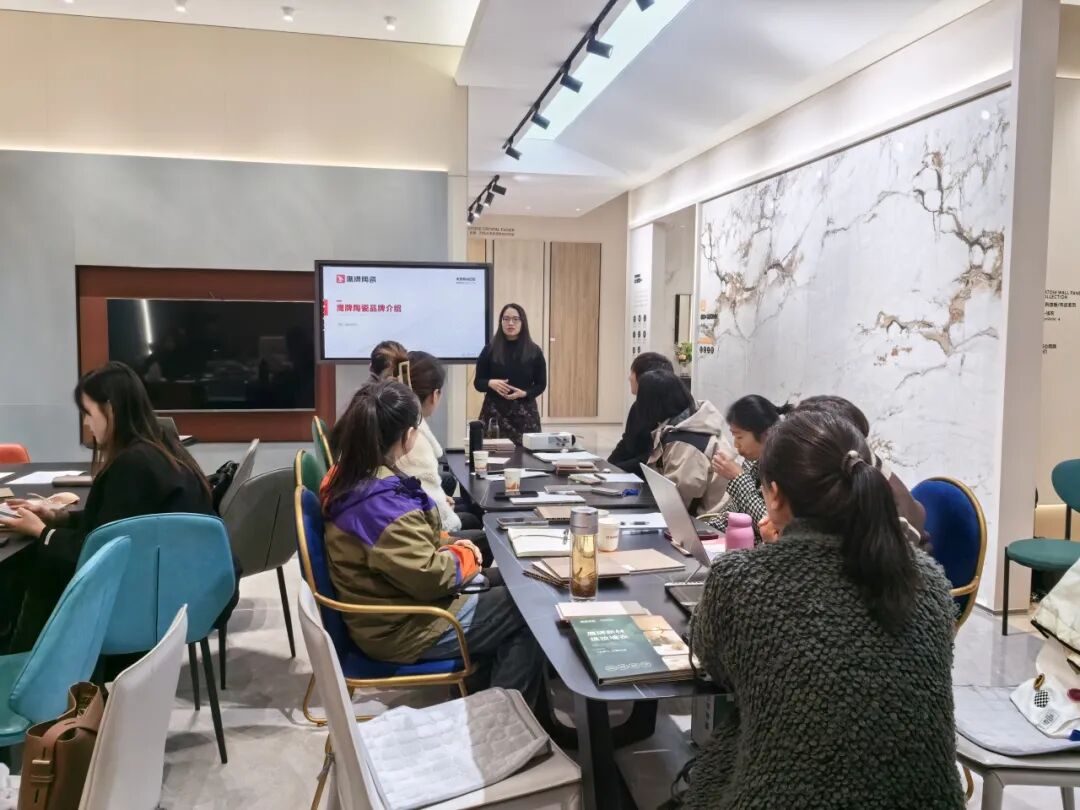 终端赋能 聚力增长|2025鹰牌陶瓷+新材培训会【天津站】顺利举行(图4) 终端赋能 聚力增长|2025鹰牌陶瓷+新材培训会【天津站】顺利举行(图4)