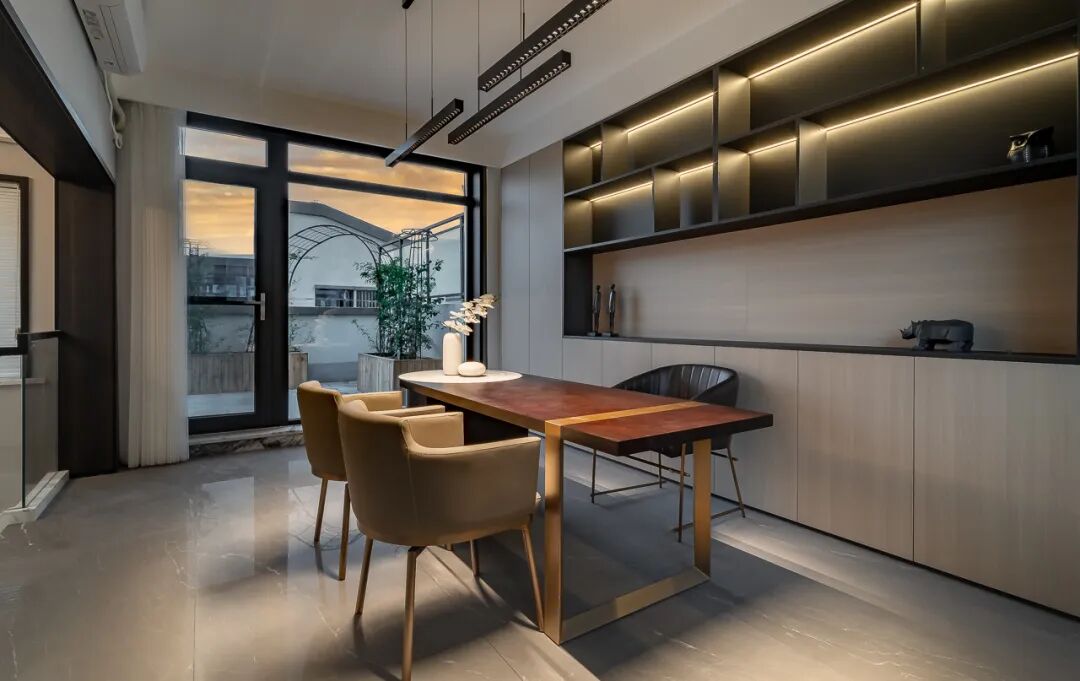 百万案例|280m²现代简约风,简单又不失质感,住的超舒心(图10) 百万案例|280m²现代简约风,简单又不失质感,住的超舒心(图10)